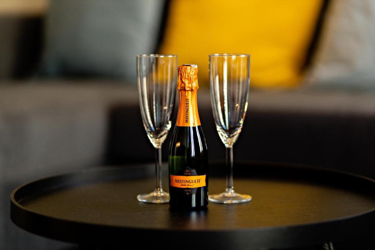 Luxury Suites Princess By Rikas Hotels Antwerpen Exterior foto