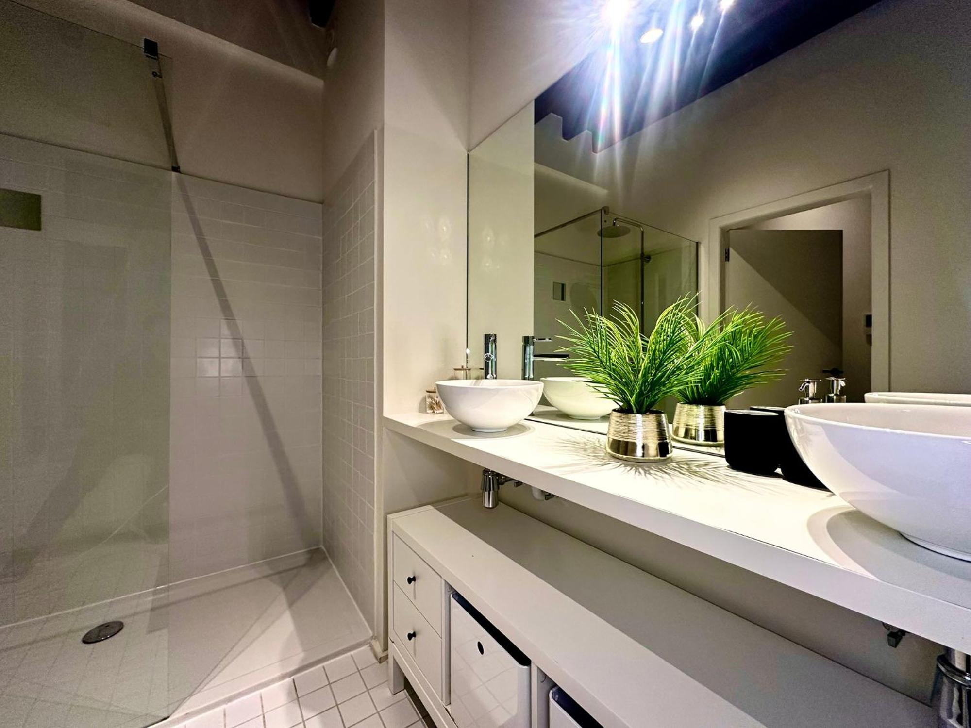 Luxury Suites Princess By Rikas Hotels Antwerpen Exterior foto