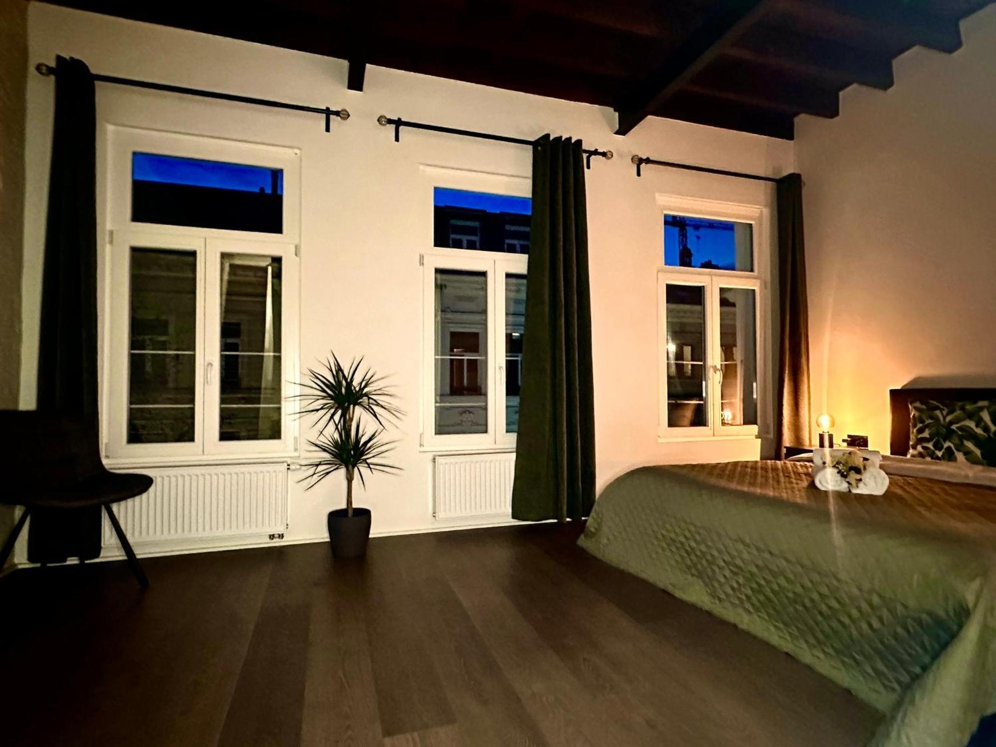 Luxury Suites Princess By Rikas Hotels Antwerpen Exterior foto